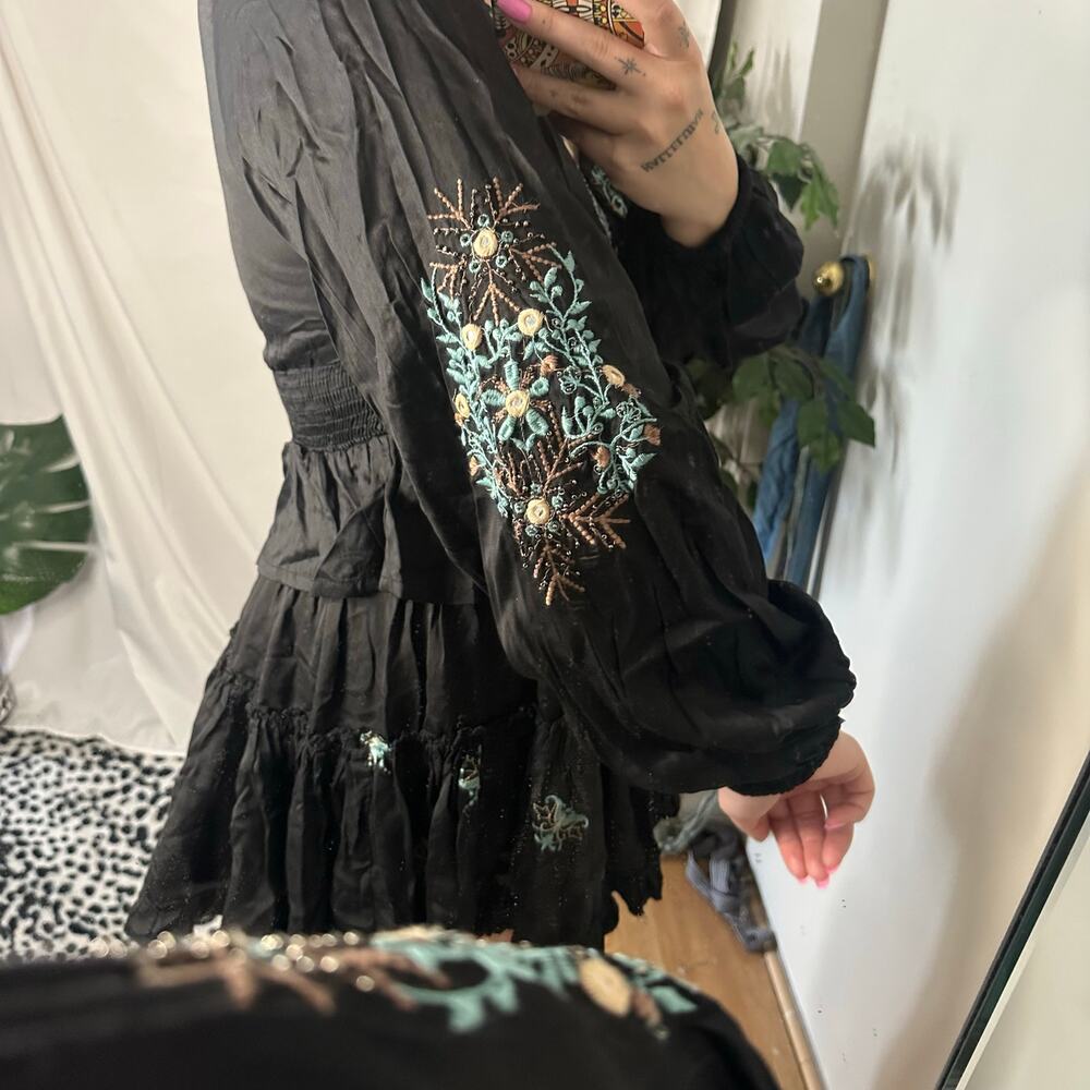 Nekane Floral Embroidered 2 Piece Top and Skirt Set Black Size Small - Picture 4 of 9